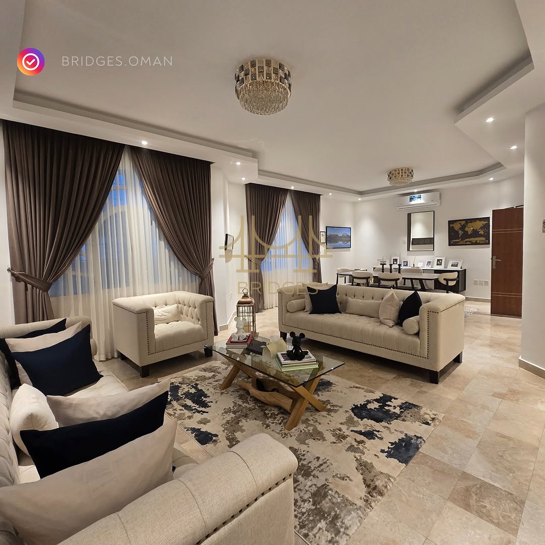 villa in Al Khuwair - 1