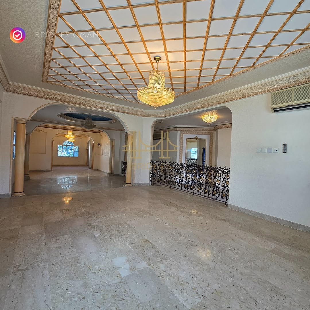 villa in Qurum - 2