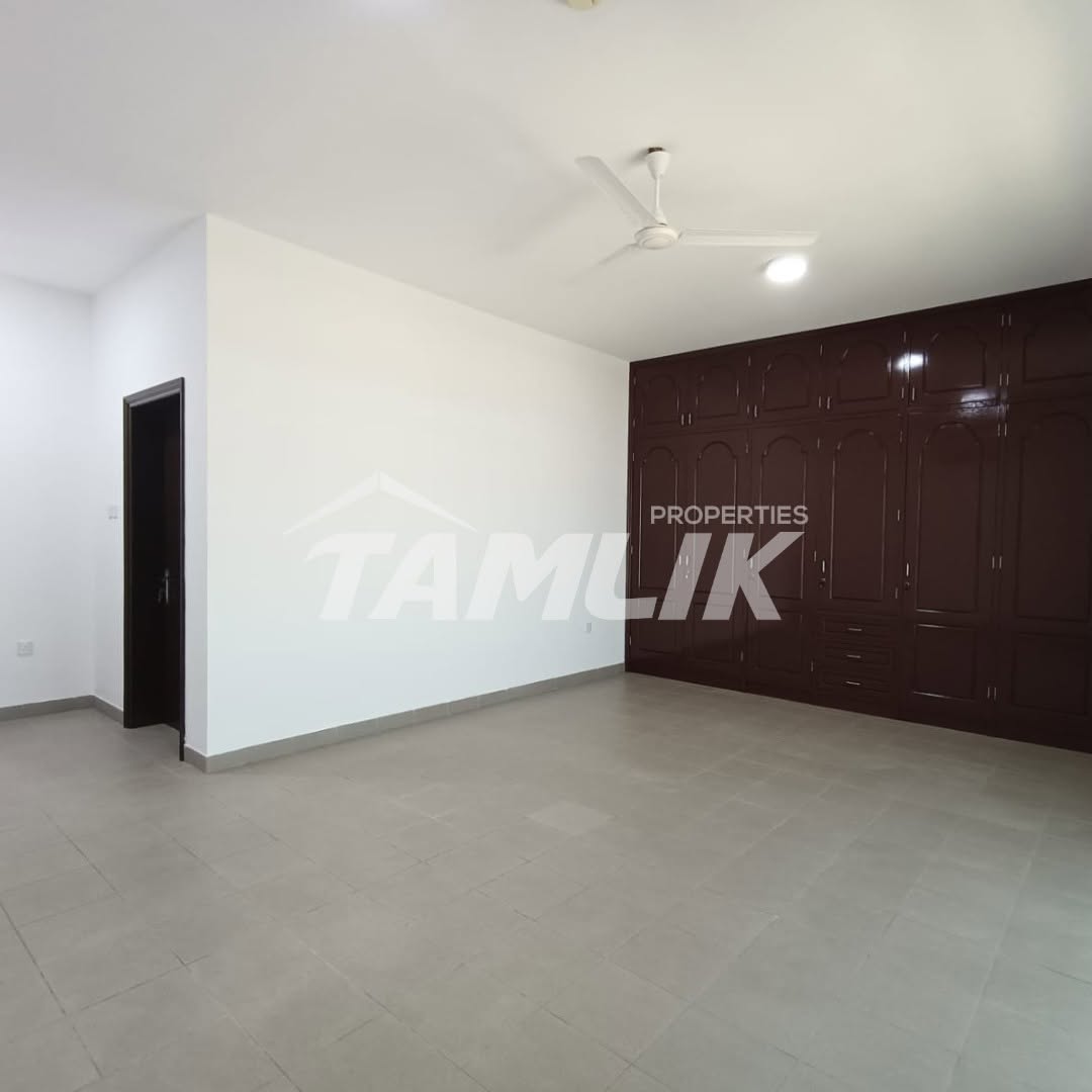 townhouse in Madinat Sultan Qaboos - 4