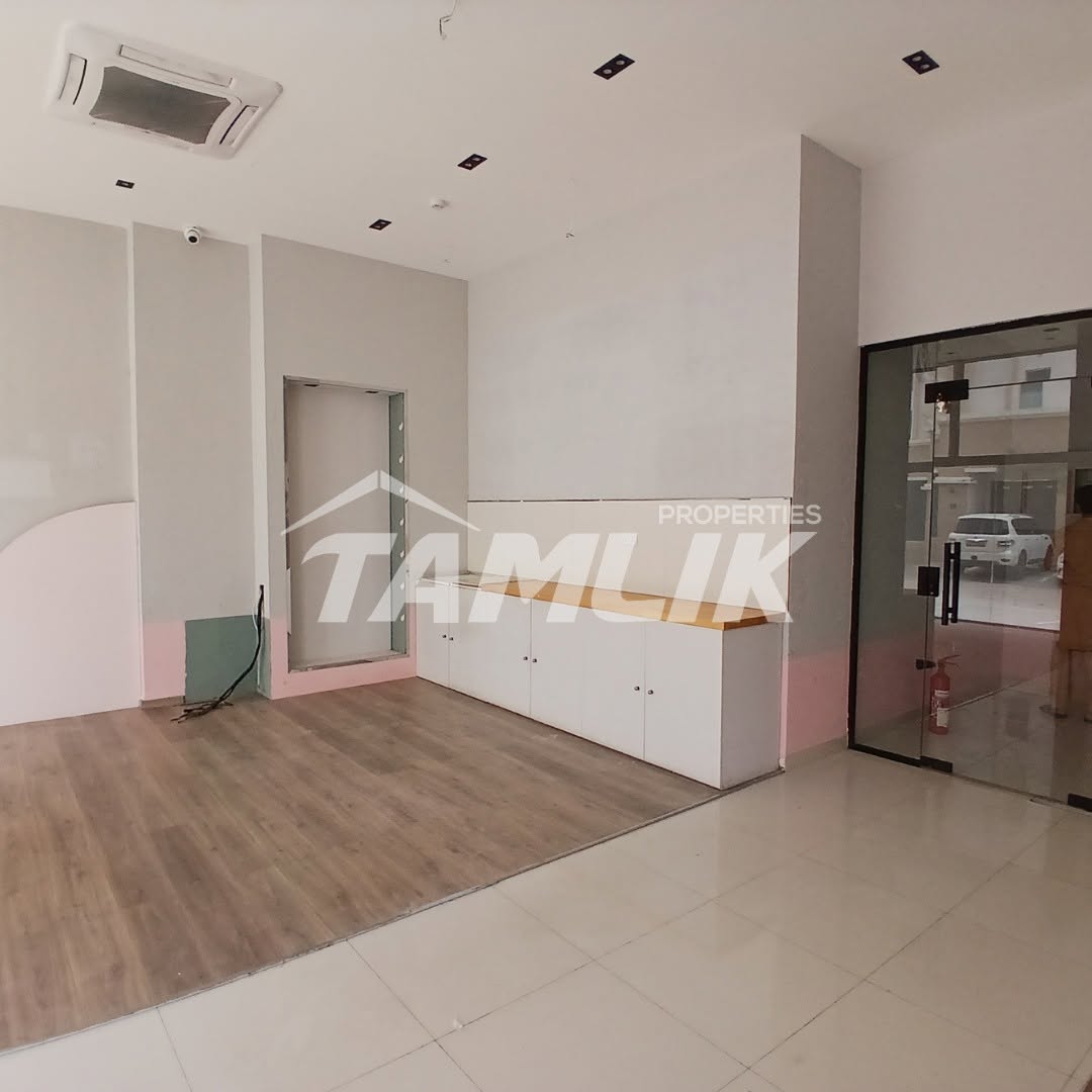 commercial in Bausher - 2