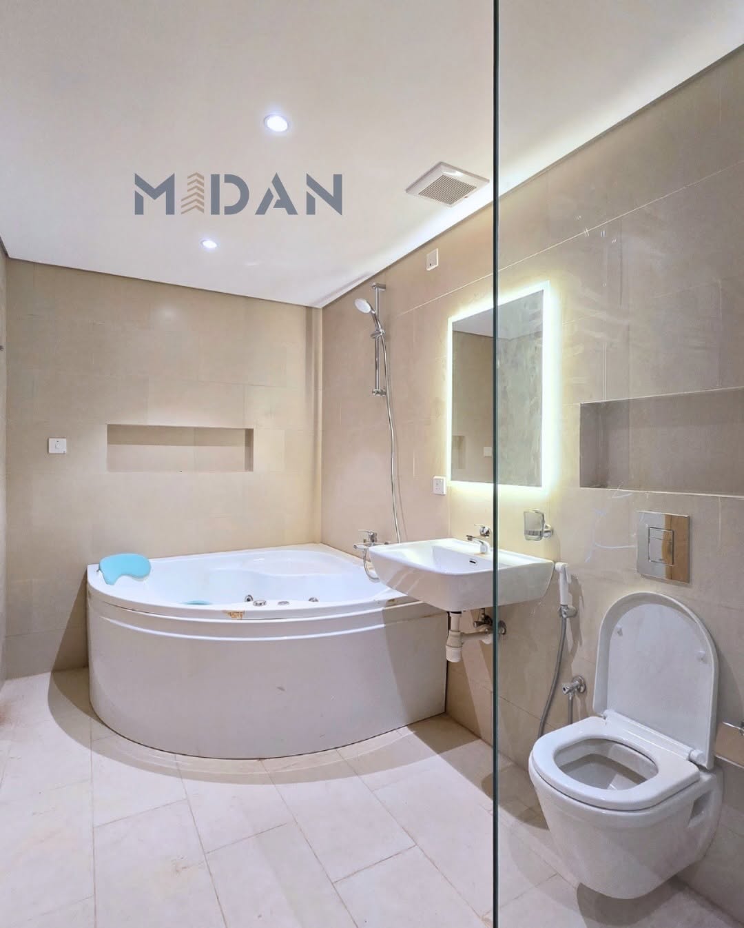 villa in Madinat Sultan Qaboos - 4