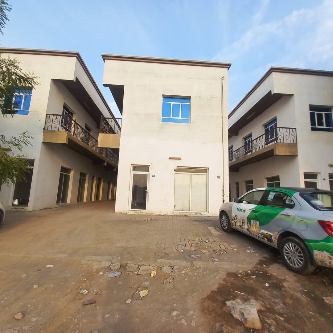 commercial in Bausher - 2