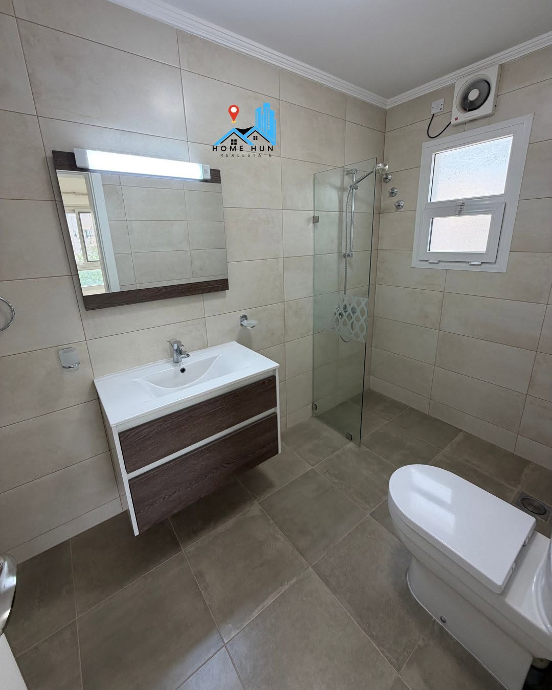 villa in Madinat Sultan Qaboos - 3