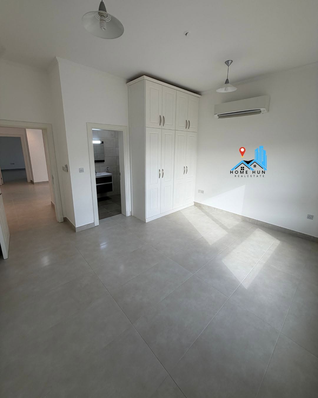 villa in Madinat Sultan Qaboos - 2