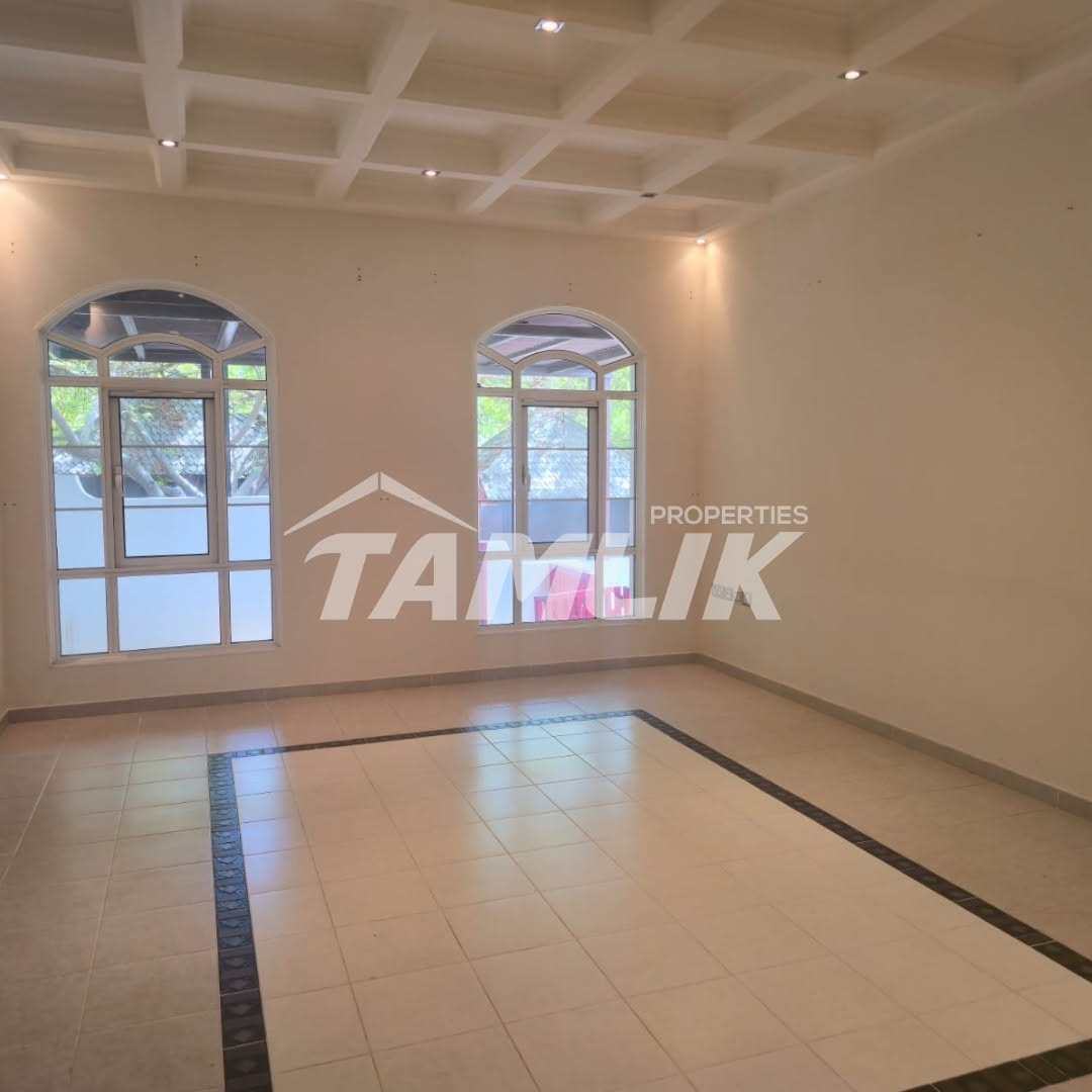 villa in Al Khuwair - 2