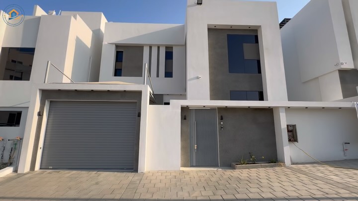 villa in Al Khoud - 1