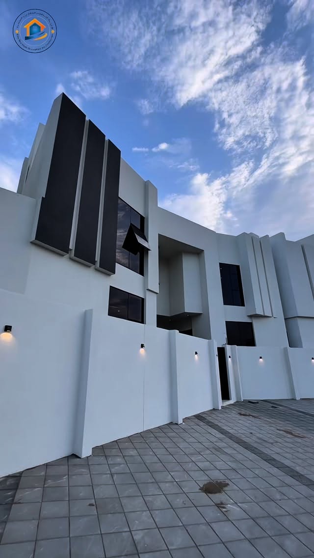 villa in Al Khoud - 1