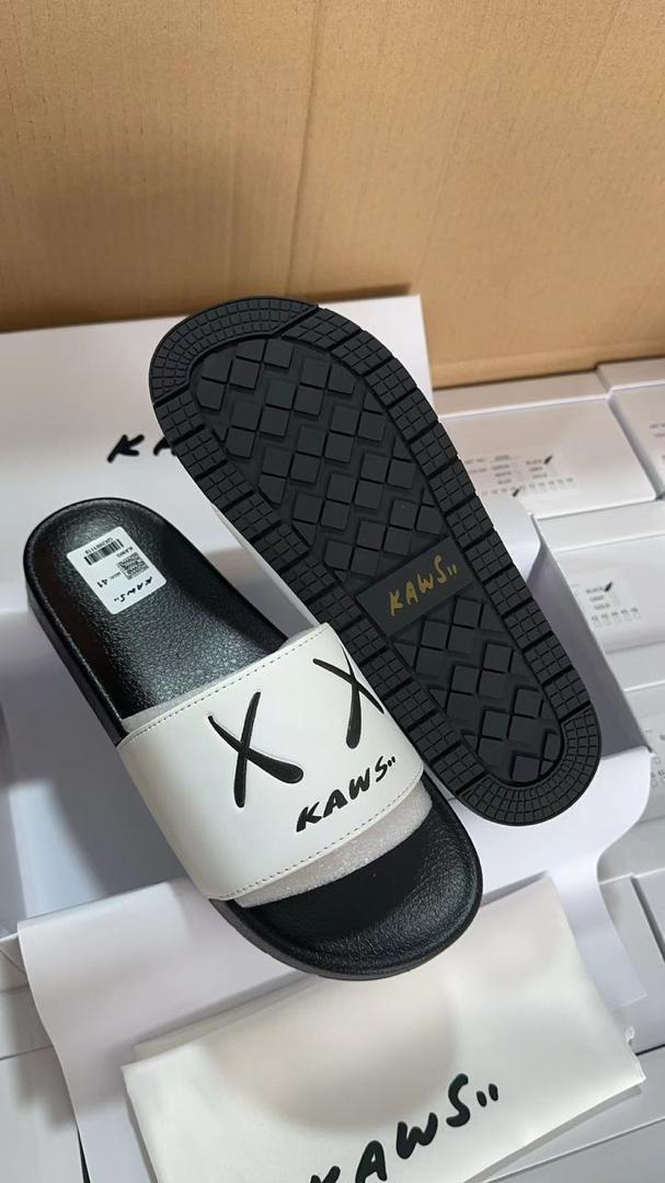 Men Branded Slides thumbnail 3