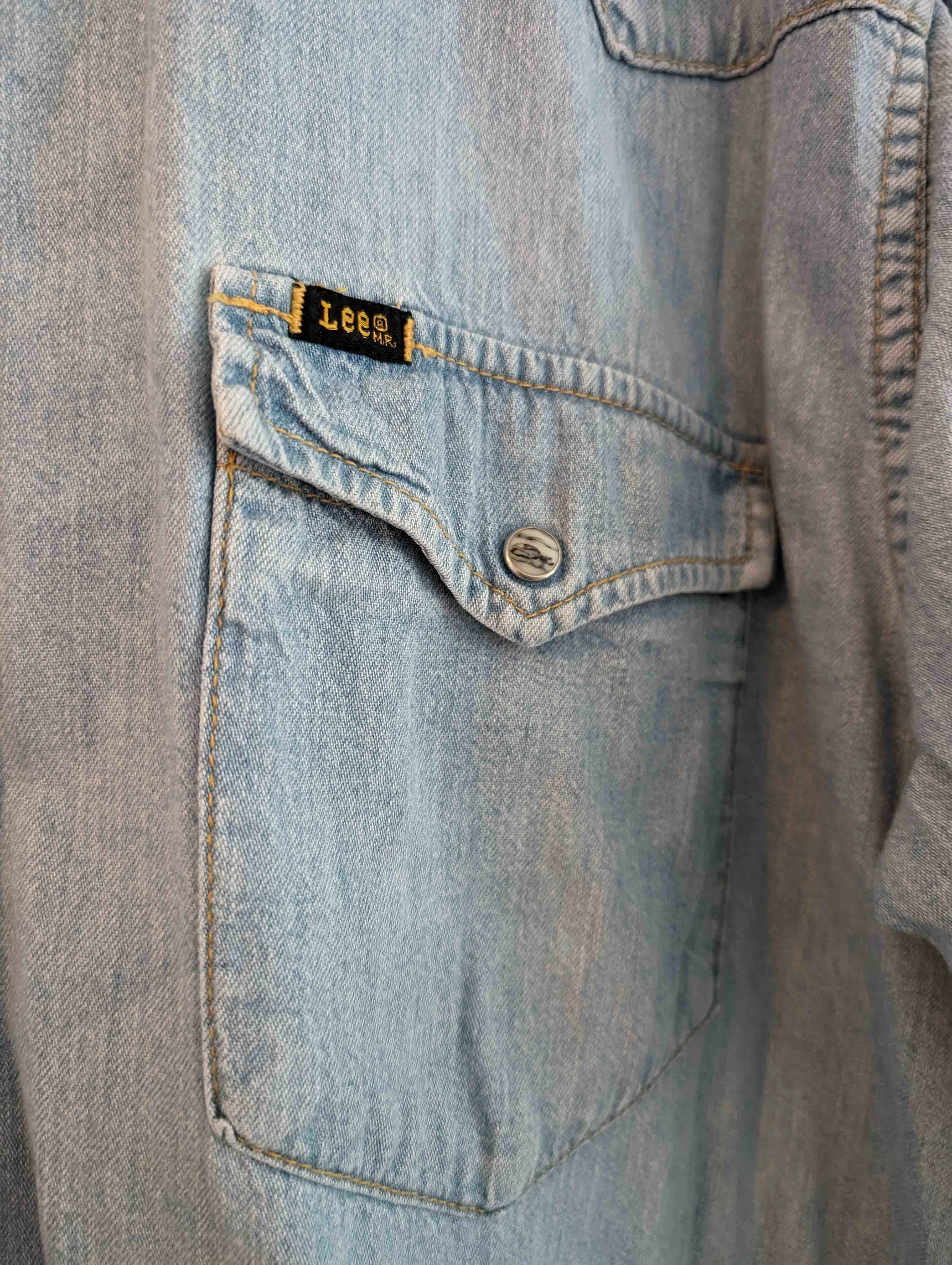 Men's Vintage Longsleeve Lee Denim Shirt | Snap Pockets | 1990s | XL