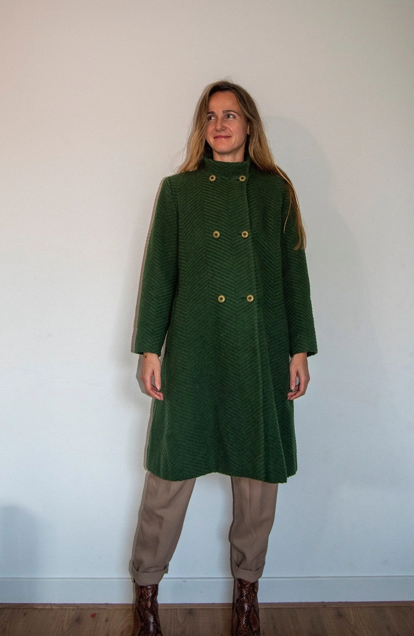 unique-1970s-moss-green-a-line-wool-coat-with-pockets-made-in-italy-essential-fall-winter-vintage-fashion-554184