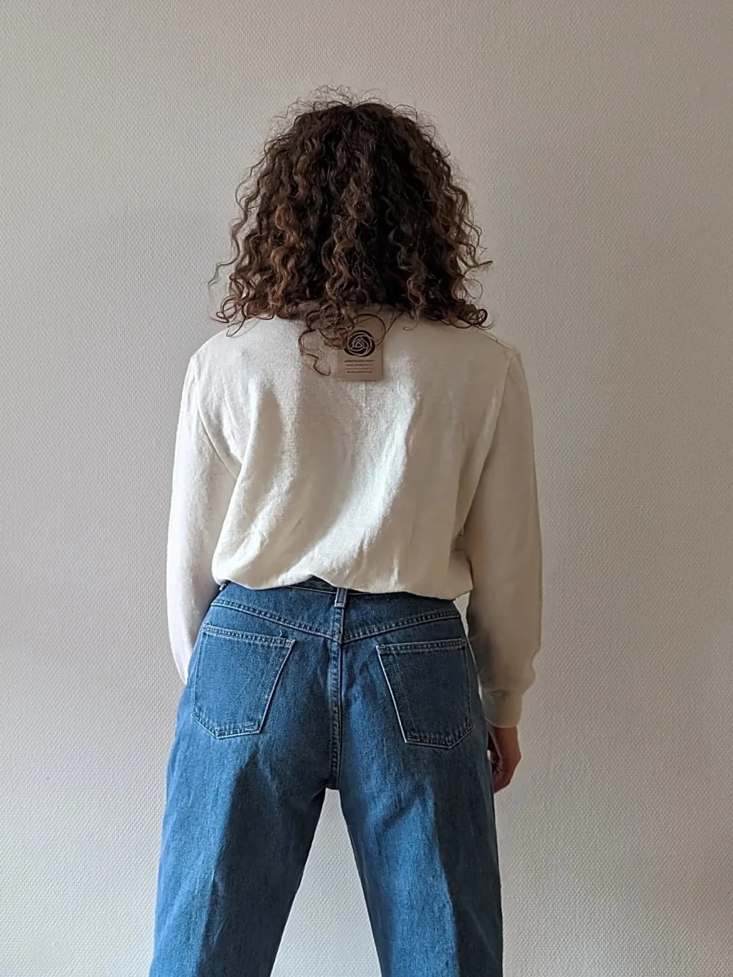 Chic 1970s Golden Swirl Sweater | Size M | Cozy Year-Round Wear