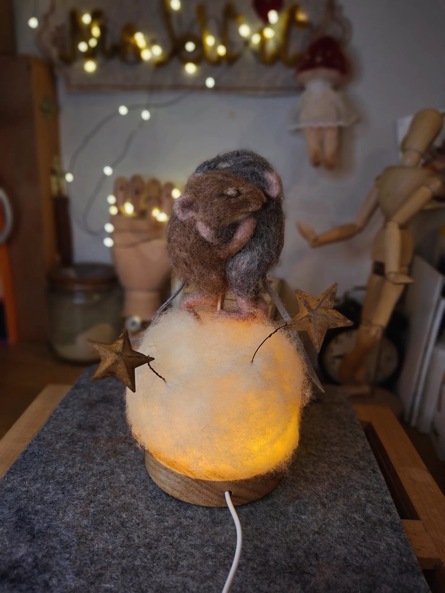 Dancing mice night lamp
