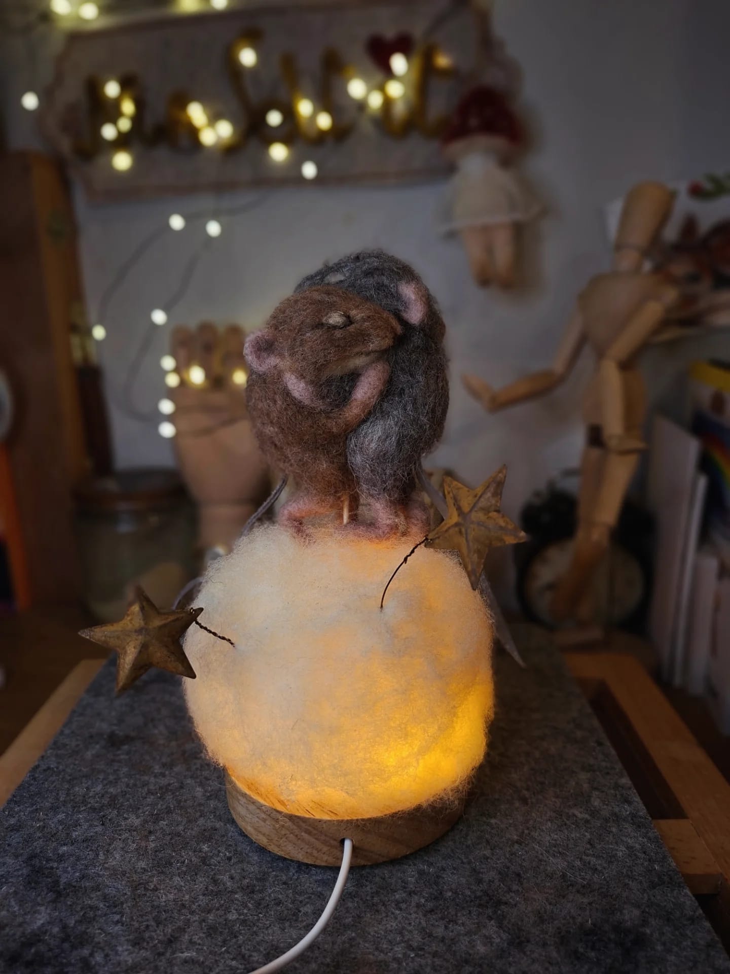 Dancing mice night lamp