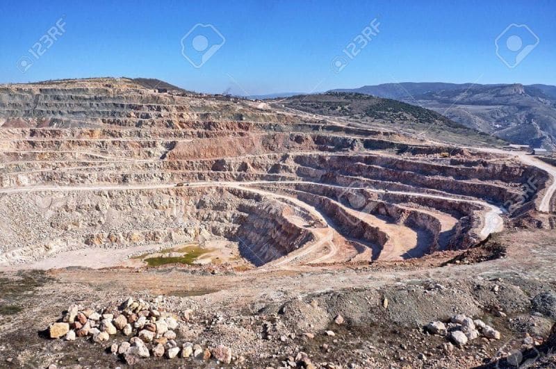 Contraintes dans la Conception d’un Plan de Tir Minier