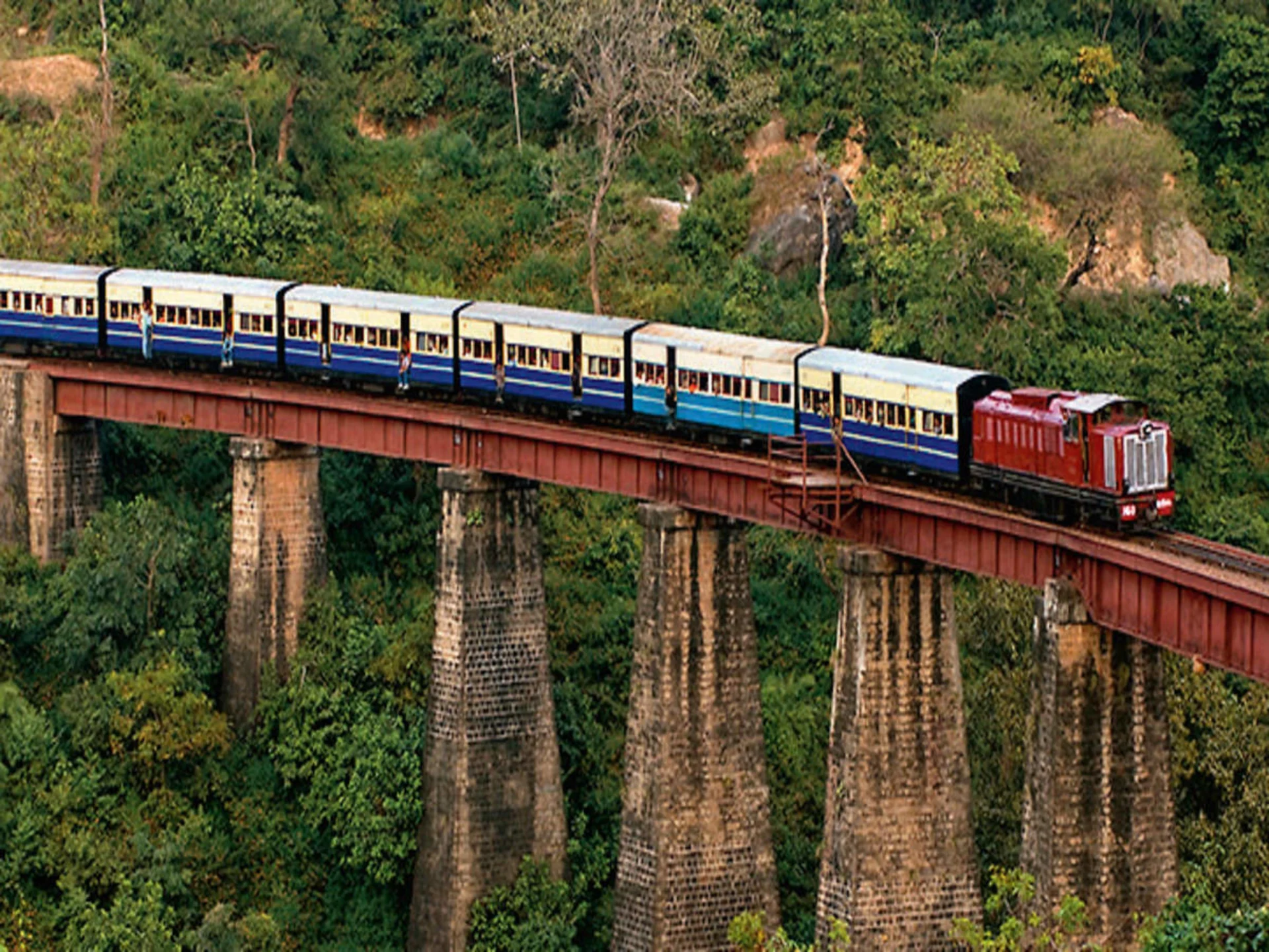 India’s Most Beautiful Train Journeys for Scenic Travel