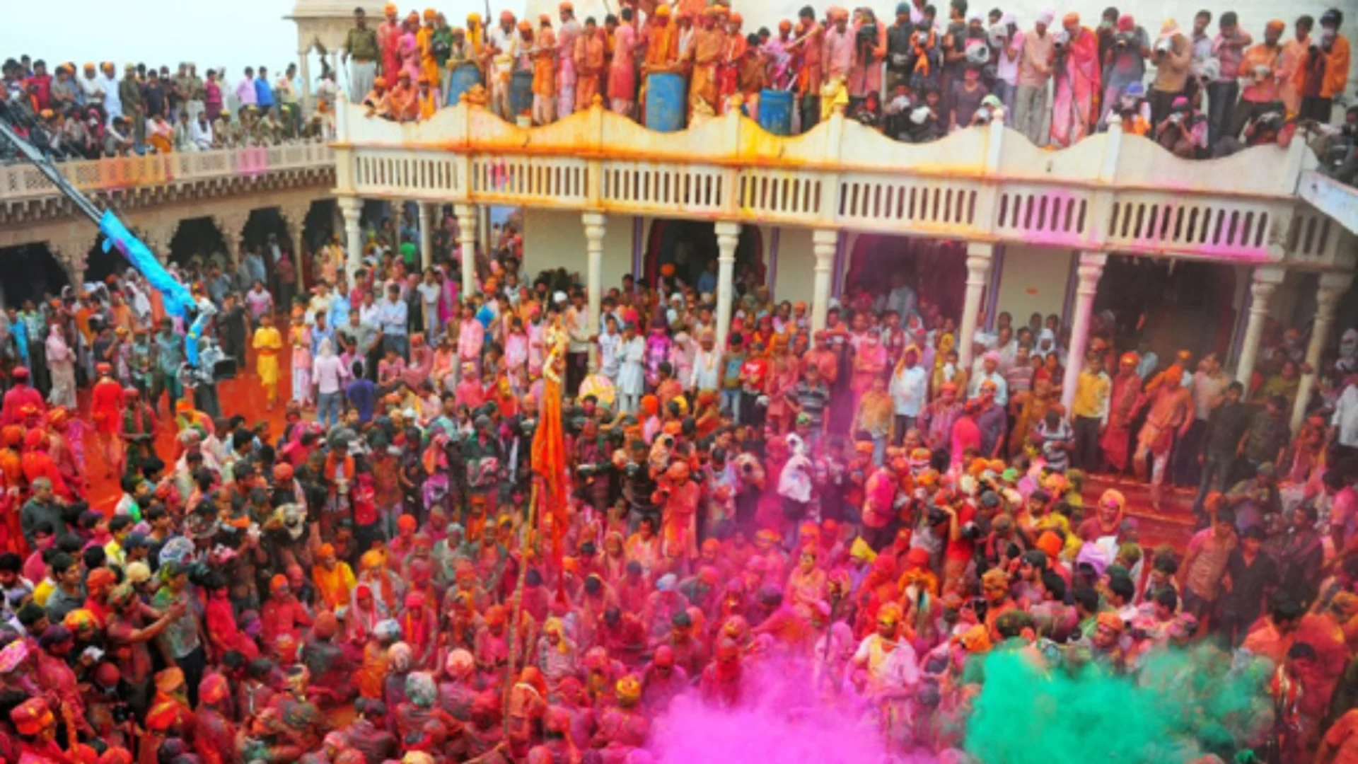 7 Best Places To Celebrate Holi In India 2025