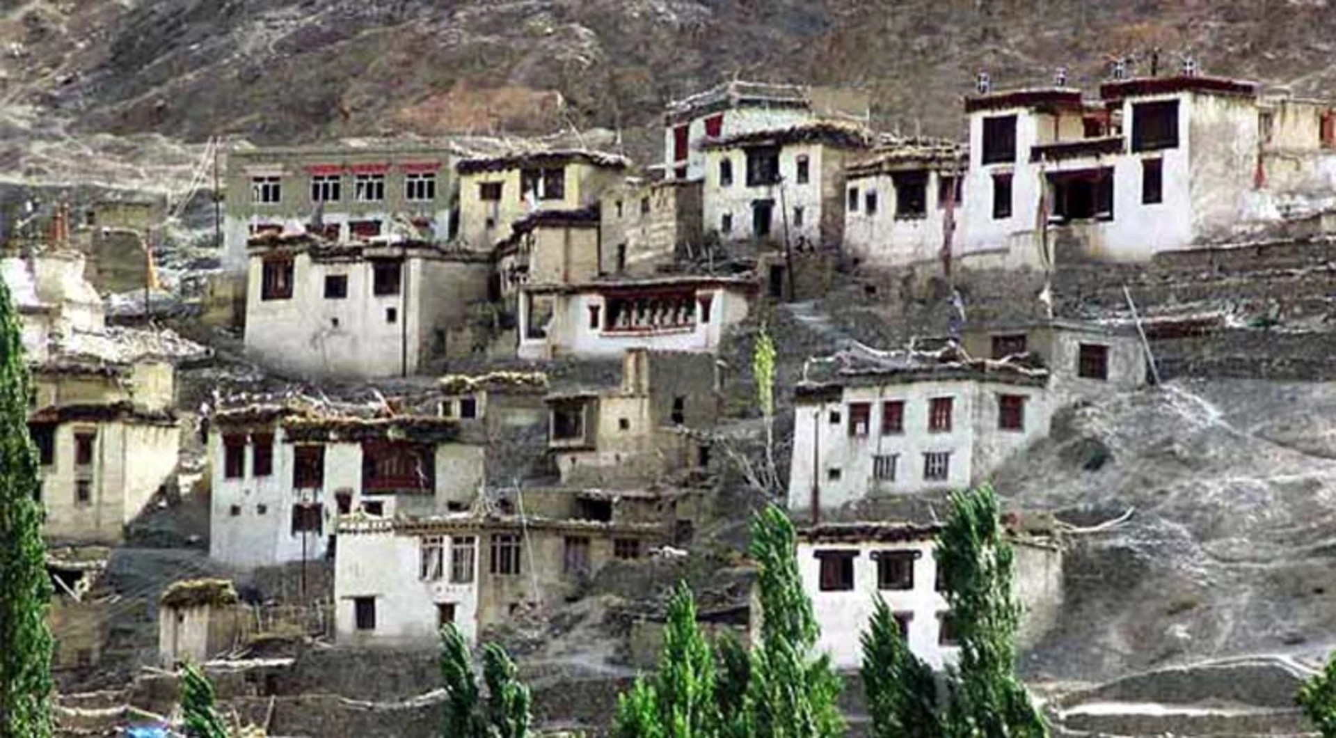 10 Offbeat Places In Ladakh That Will Leave You Spellbound