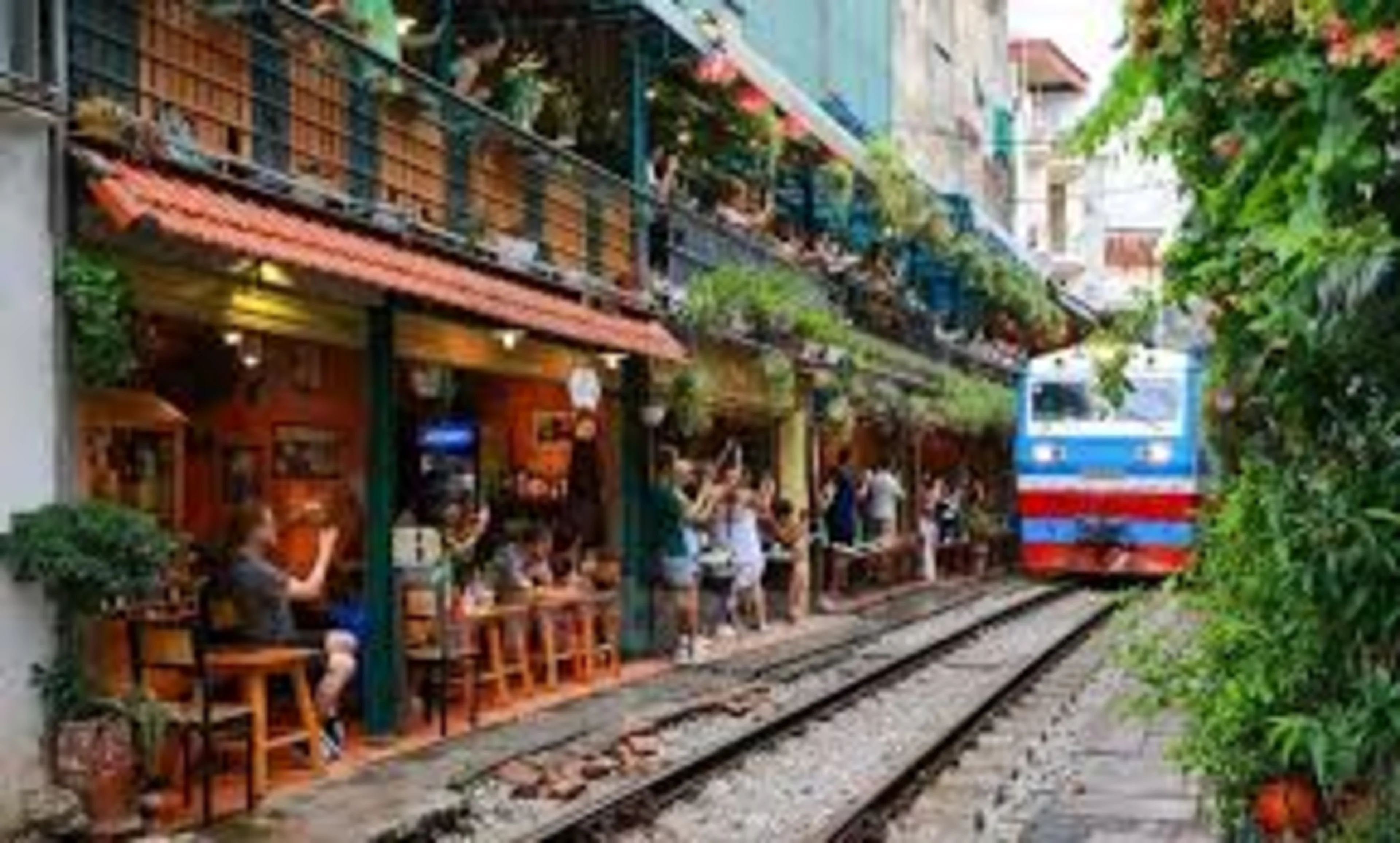 6 Days Vietnam Group Trip with Hanoi and Da Nang