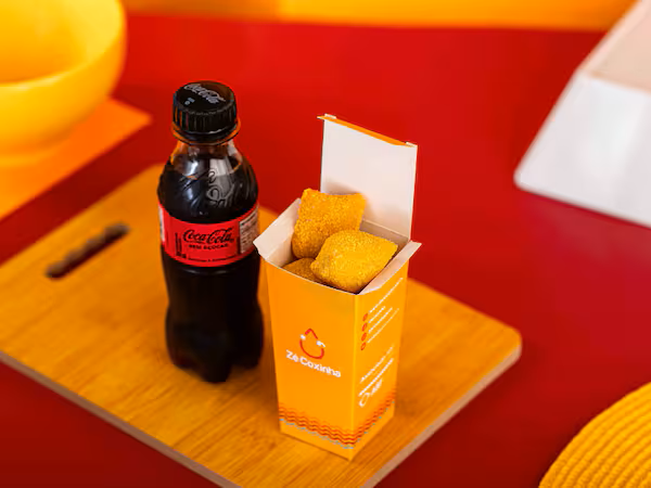 10 Mini Salgadinhos + Coca Mini