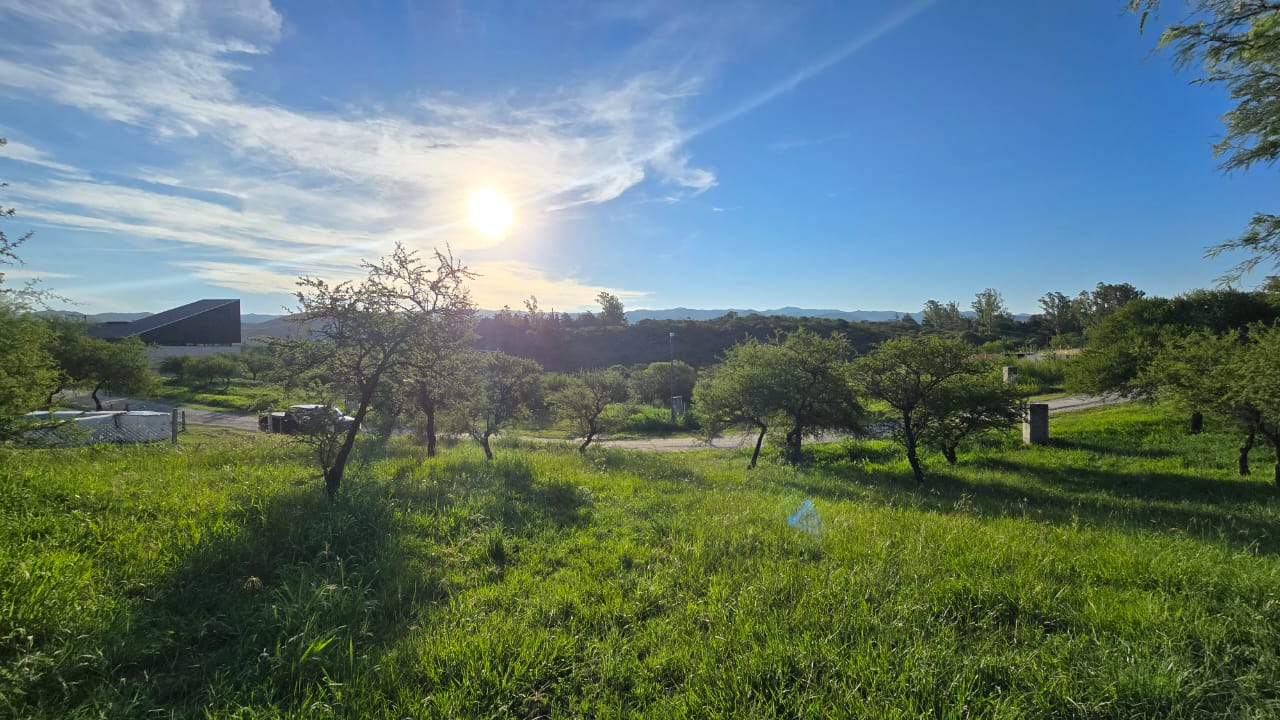 Alta Gracia, Córdoba, Lote de 1.216 m2 en Alta Gracia Country Golf foto 8