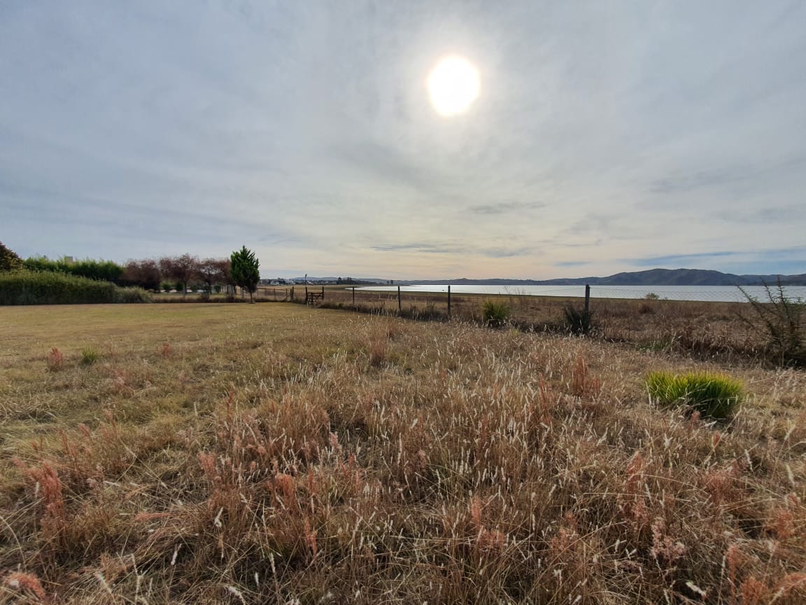 Espectacular lote de 1800 m2 sobre la costa del Lago foto 8