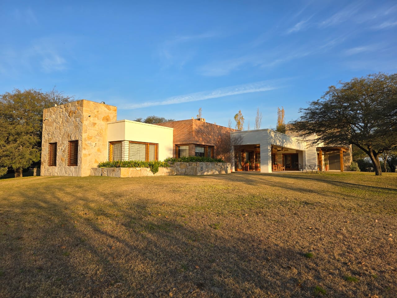 Felipe Canistraro S/N esq. Walsh, B° Villa Montenegro foto 14