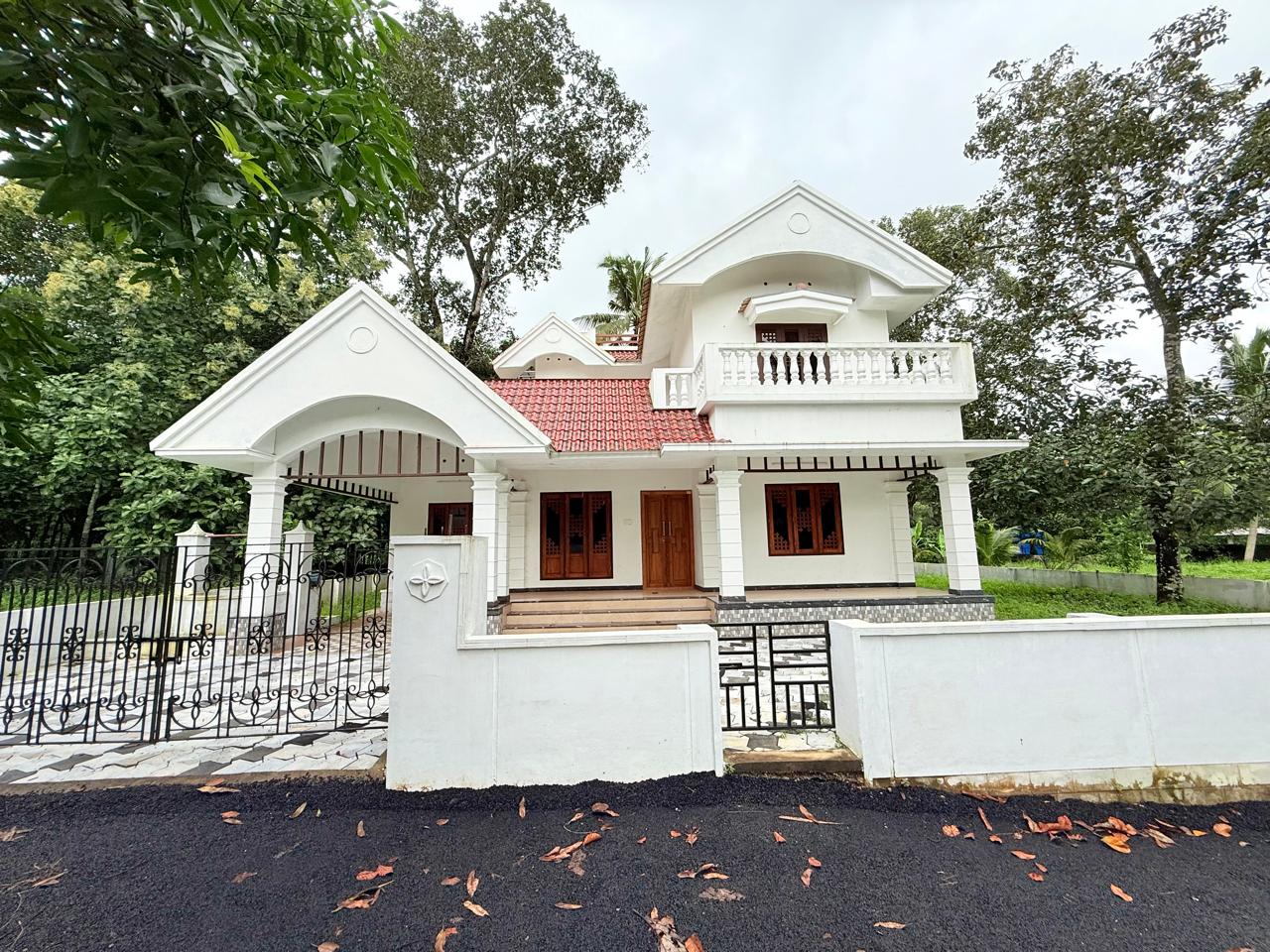 Sold house in Malam, Manarcad