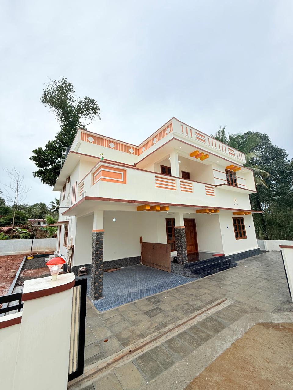 Sold house in Kurumpanadom, Changanassery