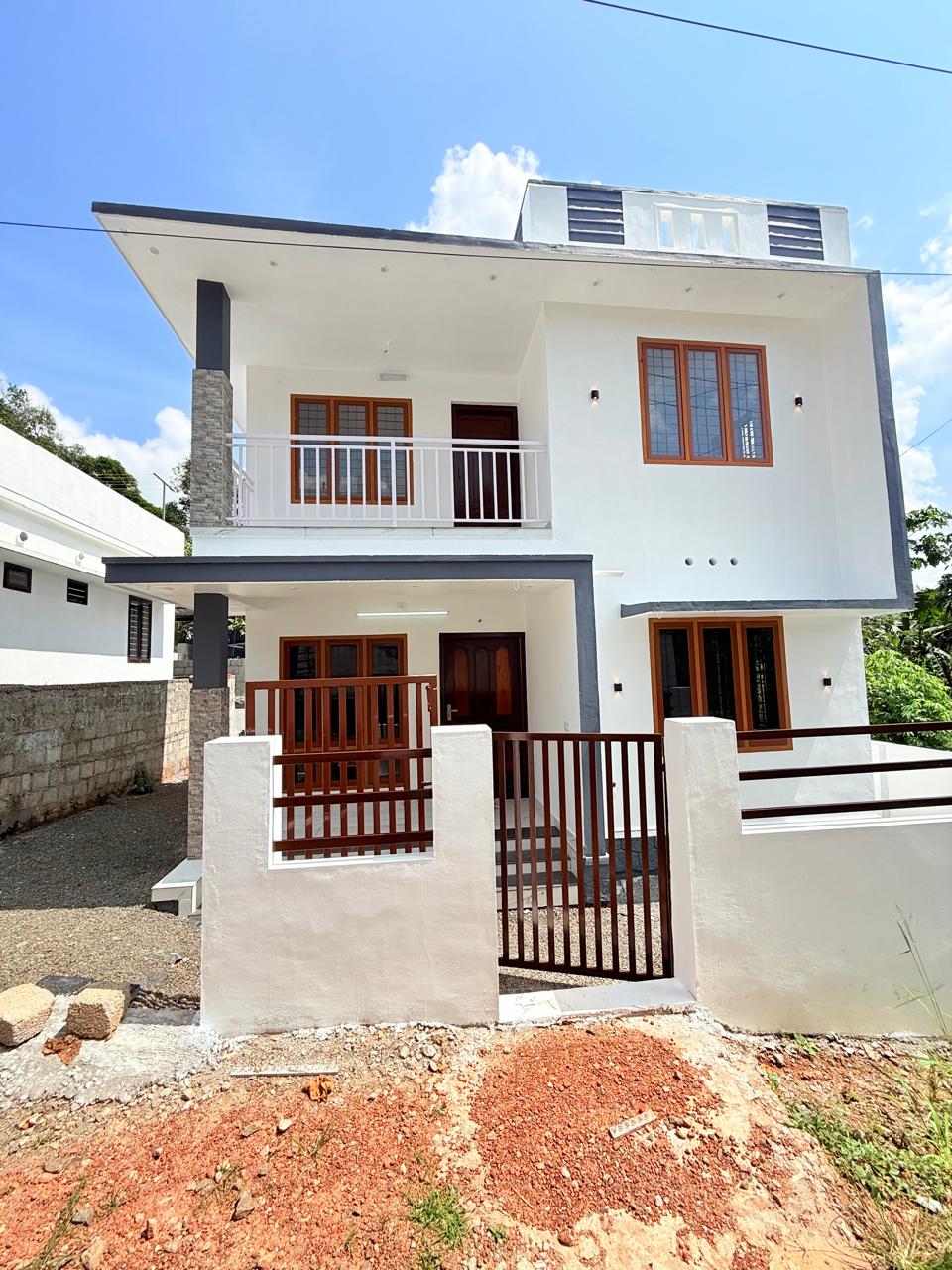 Sold house in Parakulam – Pathamuttam, Chingavanam