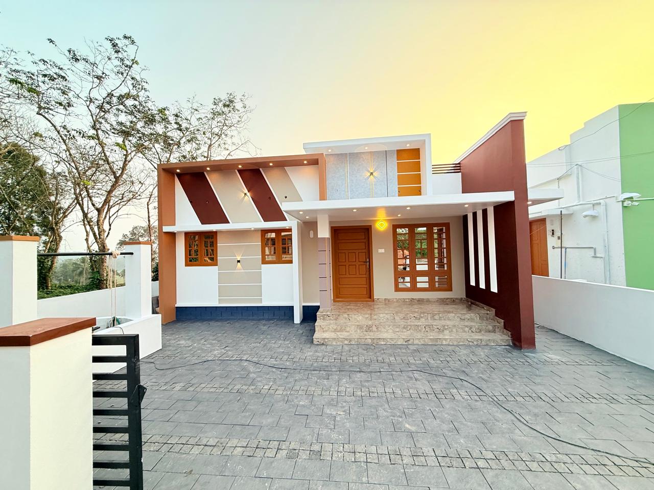 Sold house in Unnamattom, Vakathanam