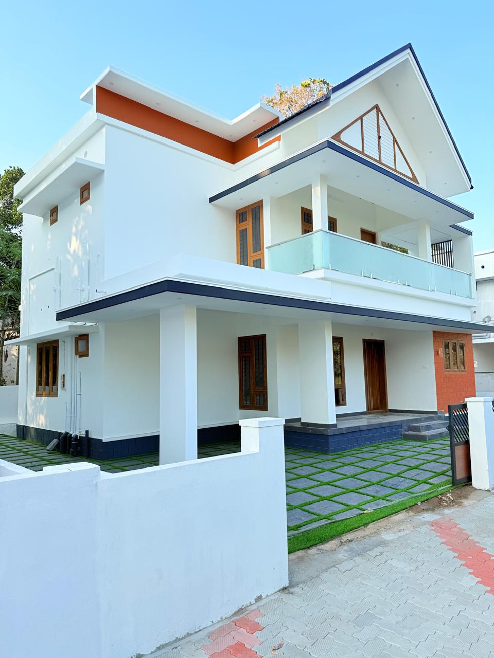 Sold house in Pathamuttam, Vakathanam