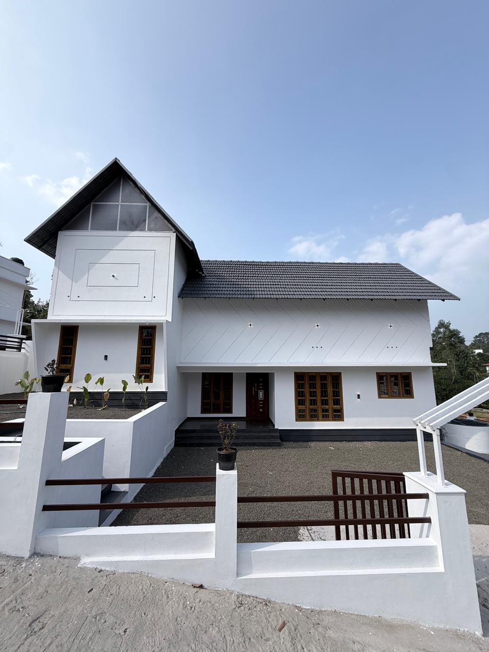 Sold house in Nellikal, Chingavanam