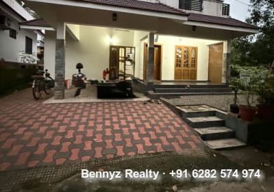 House for sale in Puthupally, Kottayam