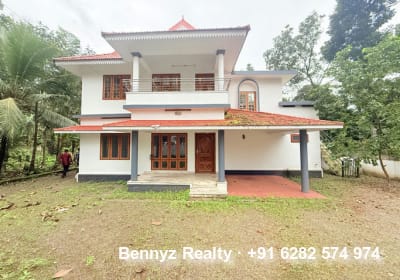 House for sale in Puthupally, Kottayam