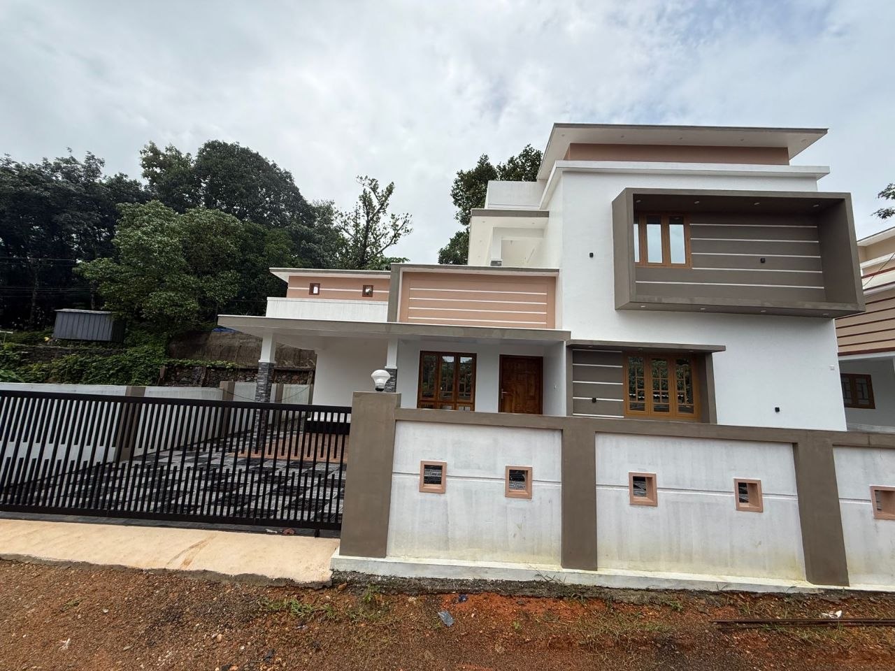 Sold house in Puthupally, Kottayam