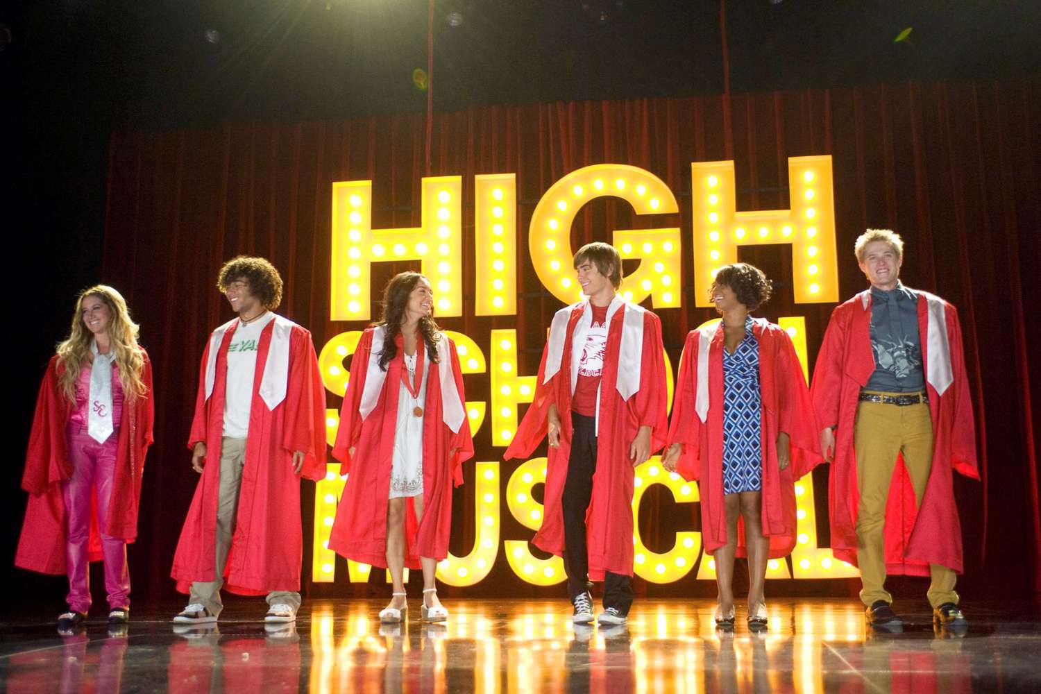 High School Musical 3: Senior Year backdrop