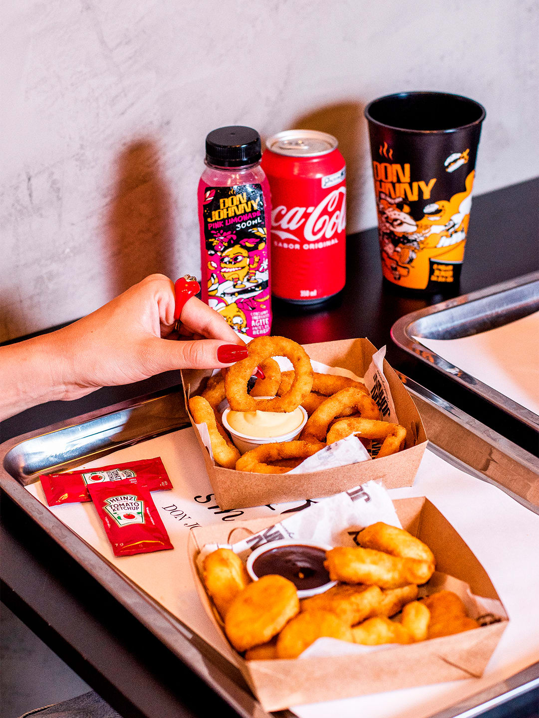 Detalhe do smash burger da Don Johnny Hamburgueria em Jaú SP