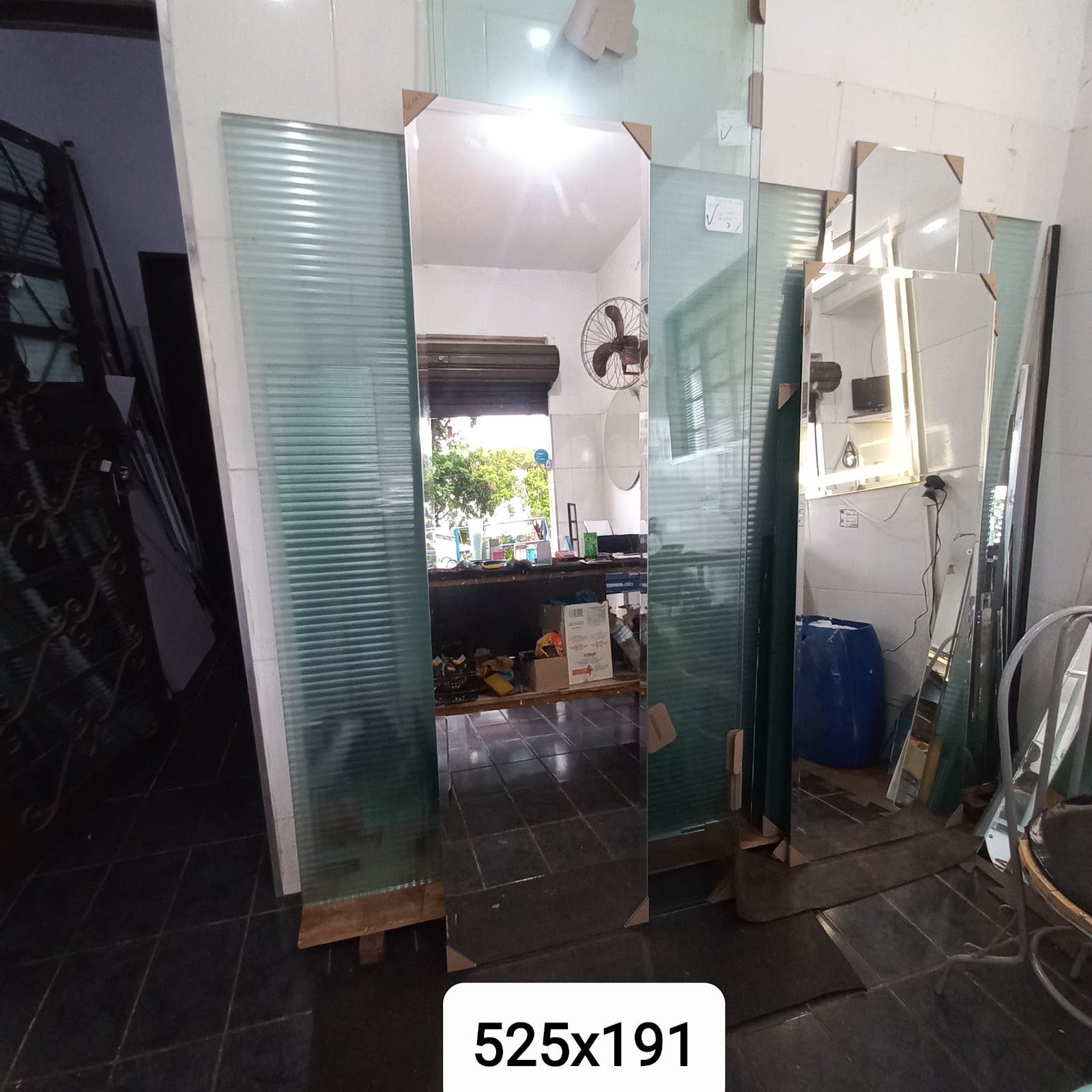 Acabamento em vidro realizado pela J.A Vidraçaria, Ribeirão Preto - SP