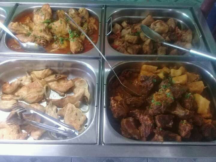 Refeição montada no Restaurante Gourmet Brasil, em Governador Valadares - MG