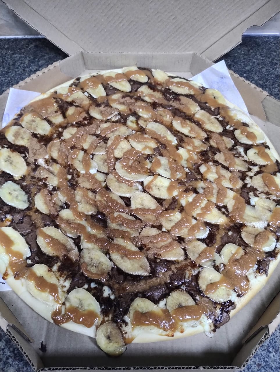 Pizza da Pizzaria Laiane Barra pronta para a entrega, em Casimiro de Abreu (RJ)