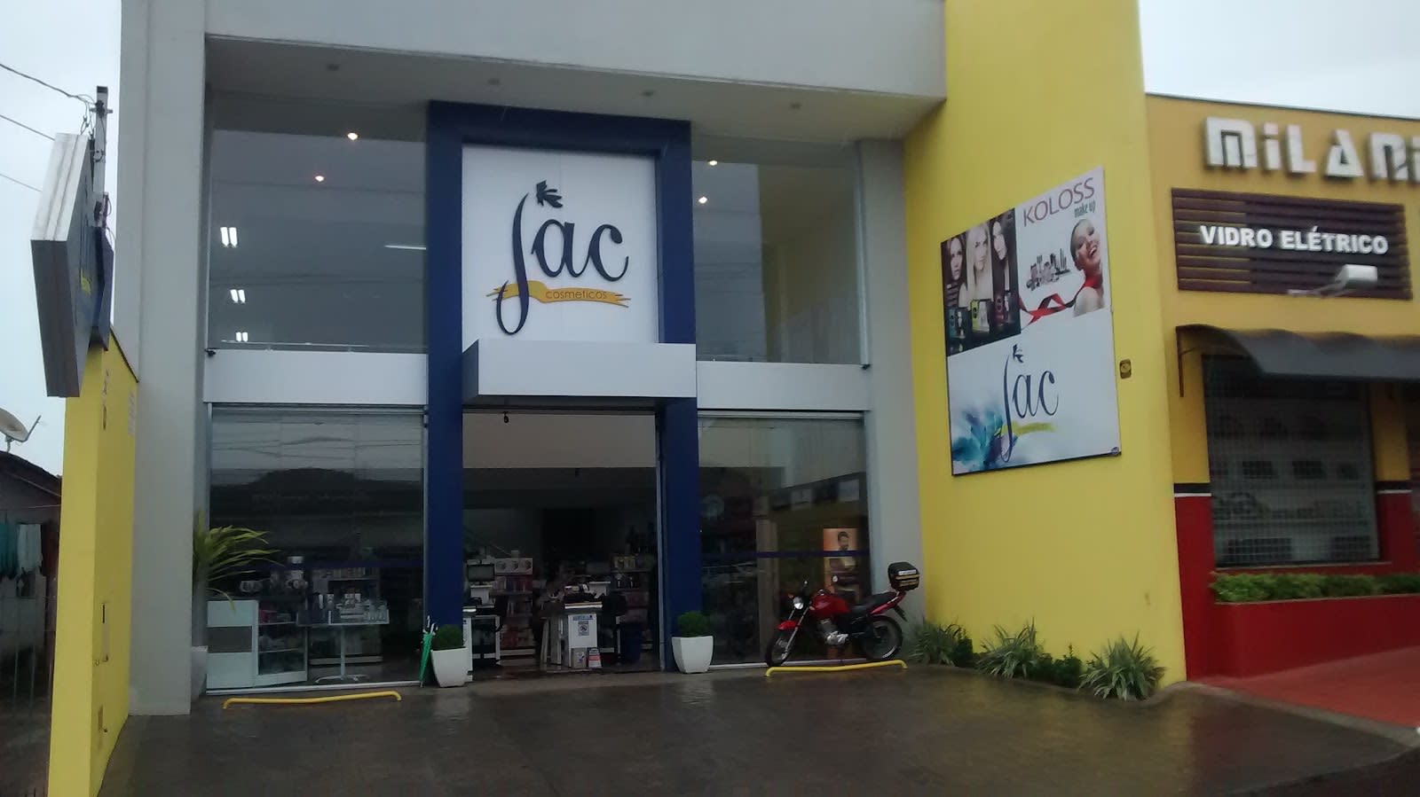 Vista da loja de cosméticos JAC Cosméticos, em Jaú (SP)
