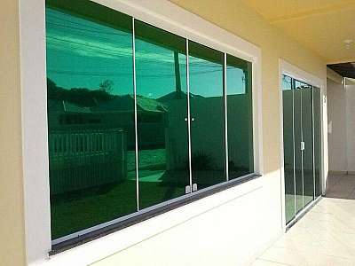 Obra em vidro executada pela Vidrosistem Vidraçaria, em Vespasiano (MG)