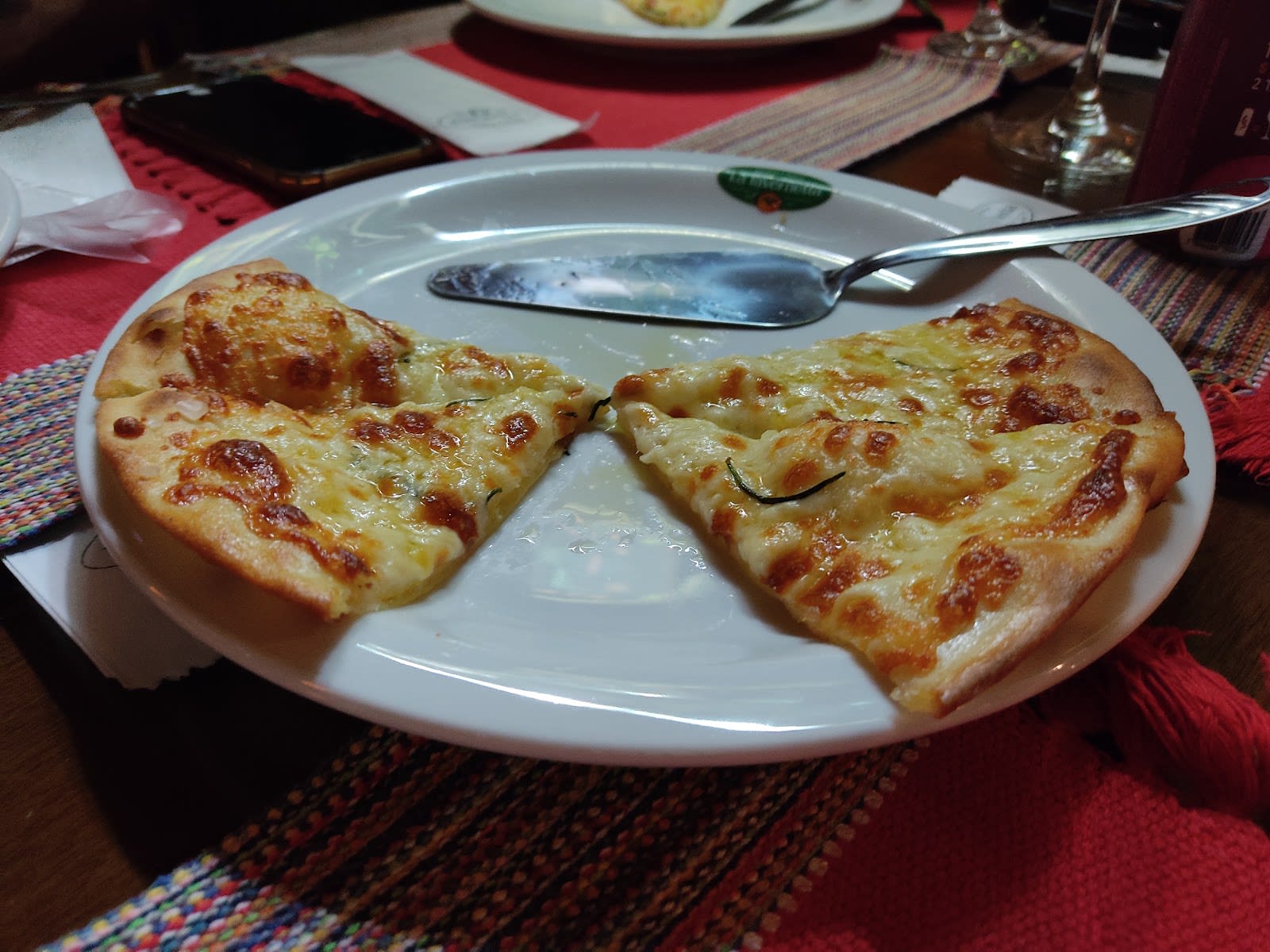 Prato italiano servido à mesa no La Tavernetta, ristorante e pizzeria em Jaú
