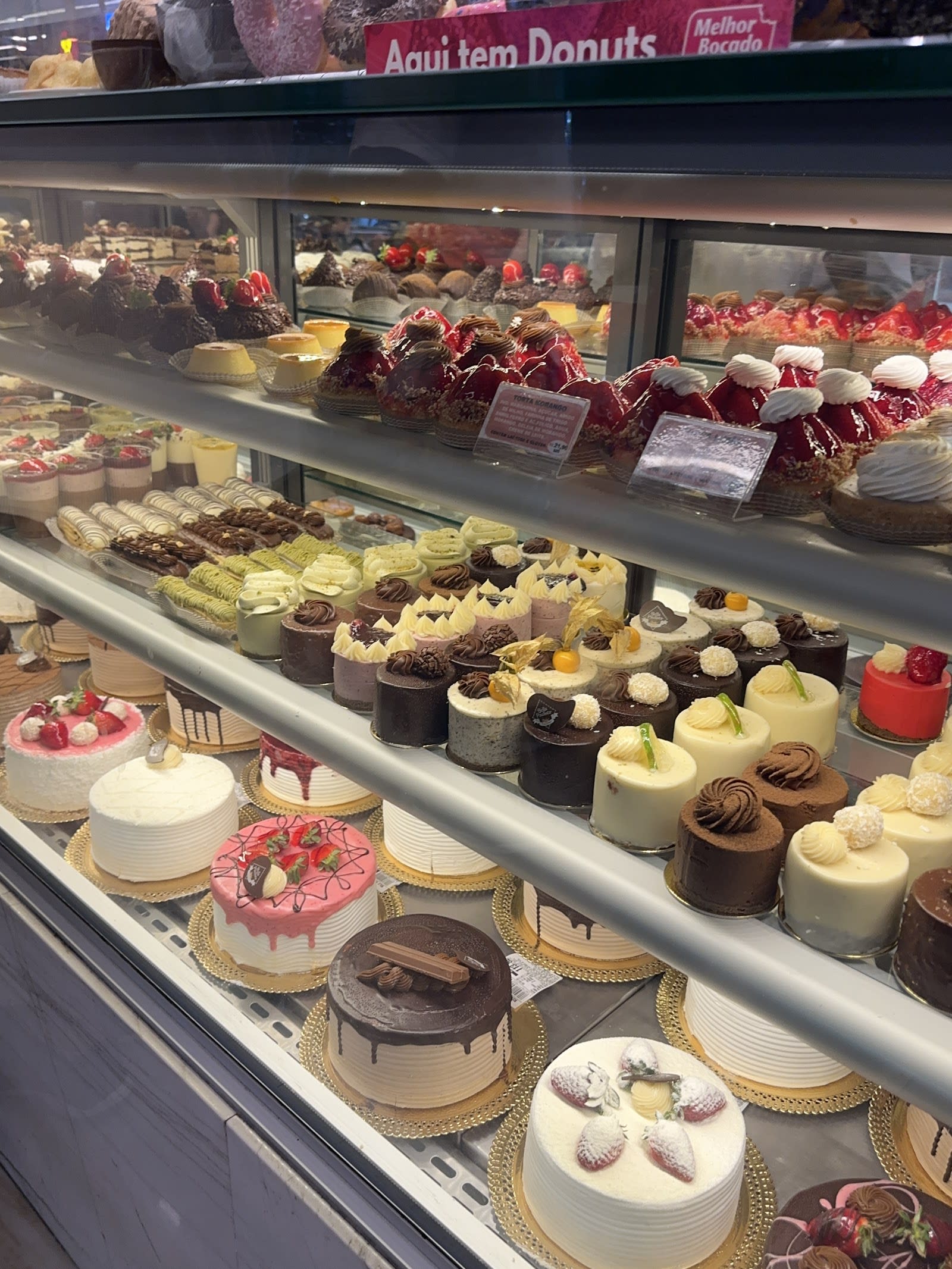 Salgados e lanches frescos da Padaria Bella Paulista