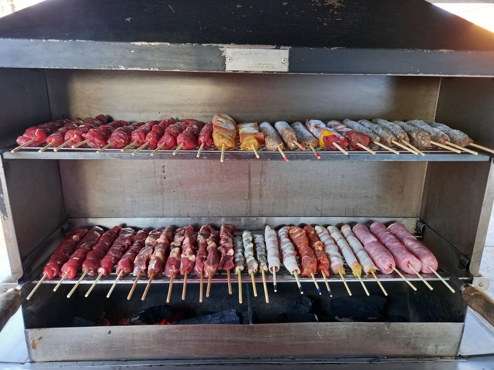 Espetinhos na brasa do Espetinho Do Chico, Piratininga