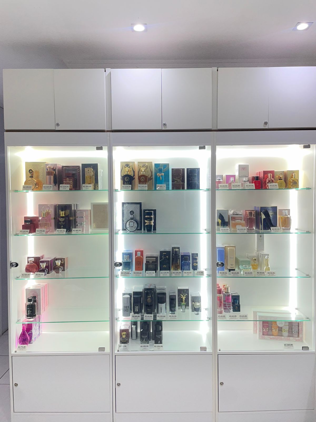 Perfume da EG Perfumes em exposição, loja em São Bernardo do Campo