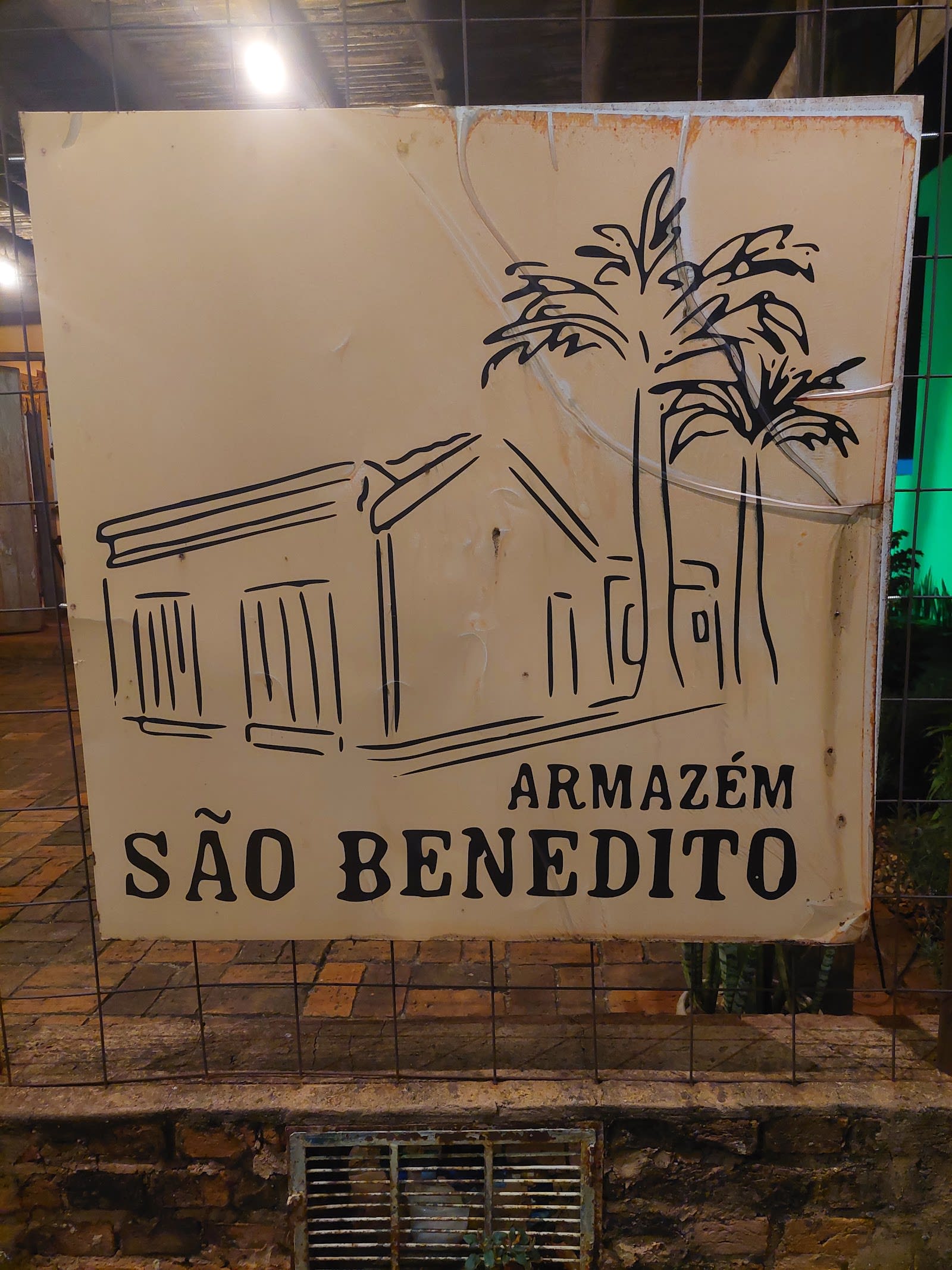 Detalhes do salão e decoração do Armazém São Benedito em Jaú