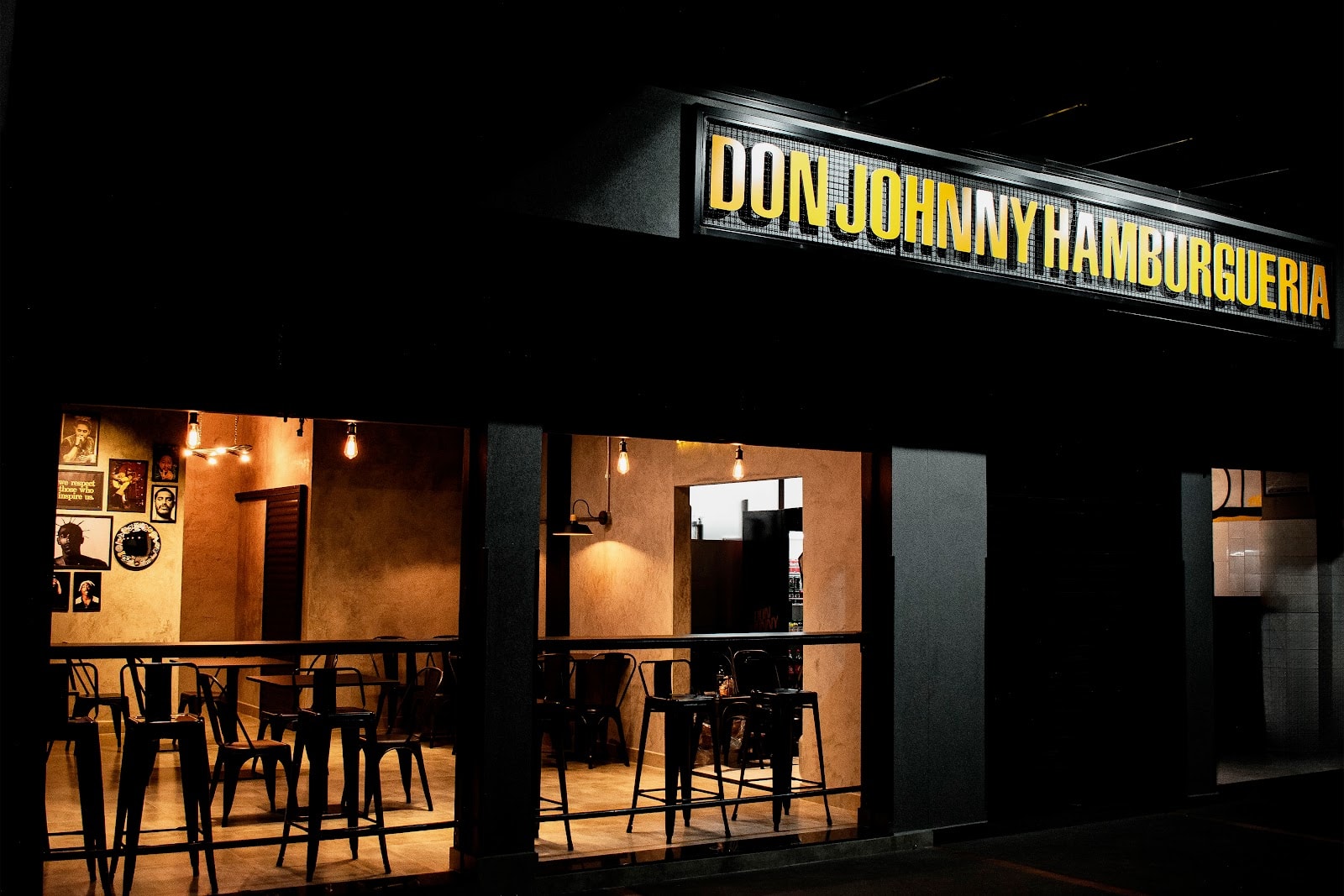 Vista geral dos hambúrgueres da Don Johnny Hamburgueria em Jaú SP