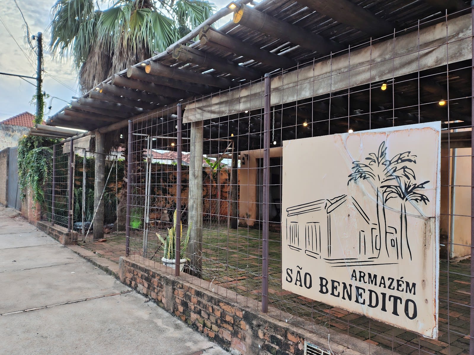 Refeição caseira bem temperada no Armazém São Benedito