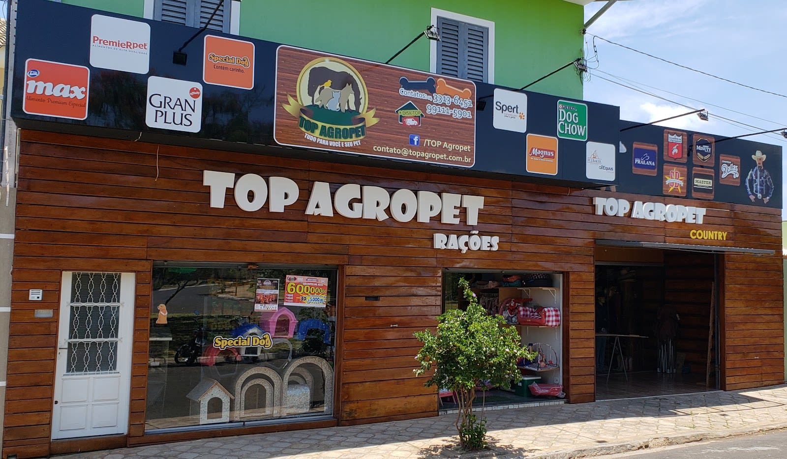 Rações e acessórios no Petshop Top Agropet, Bauru